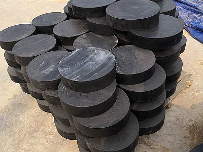 华龙区板式橡胶支座由若干层橡胶片与薄钢板经加压硫化